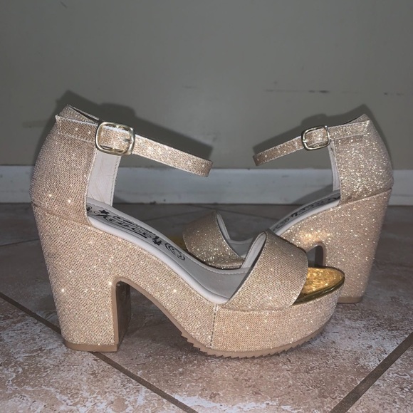 Gold glitter heels - Picture 2 of 5